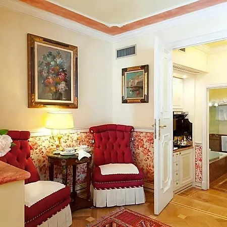 Petit Palais De Charme Hotel 4*