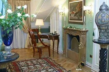 Hotel Petit Palais De Charme 4*