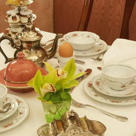 Ξενοδοχείο Petit Palais De Charme 4*